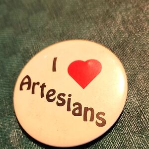 I Love Artesians Button  Lapel/Hat Pin Jewelry/Accessories